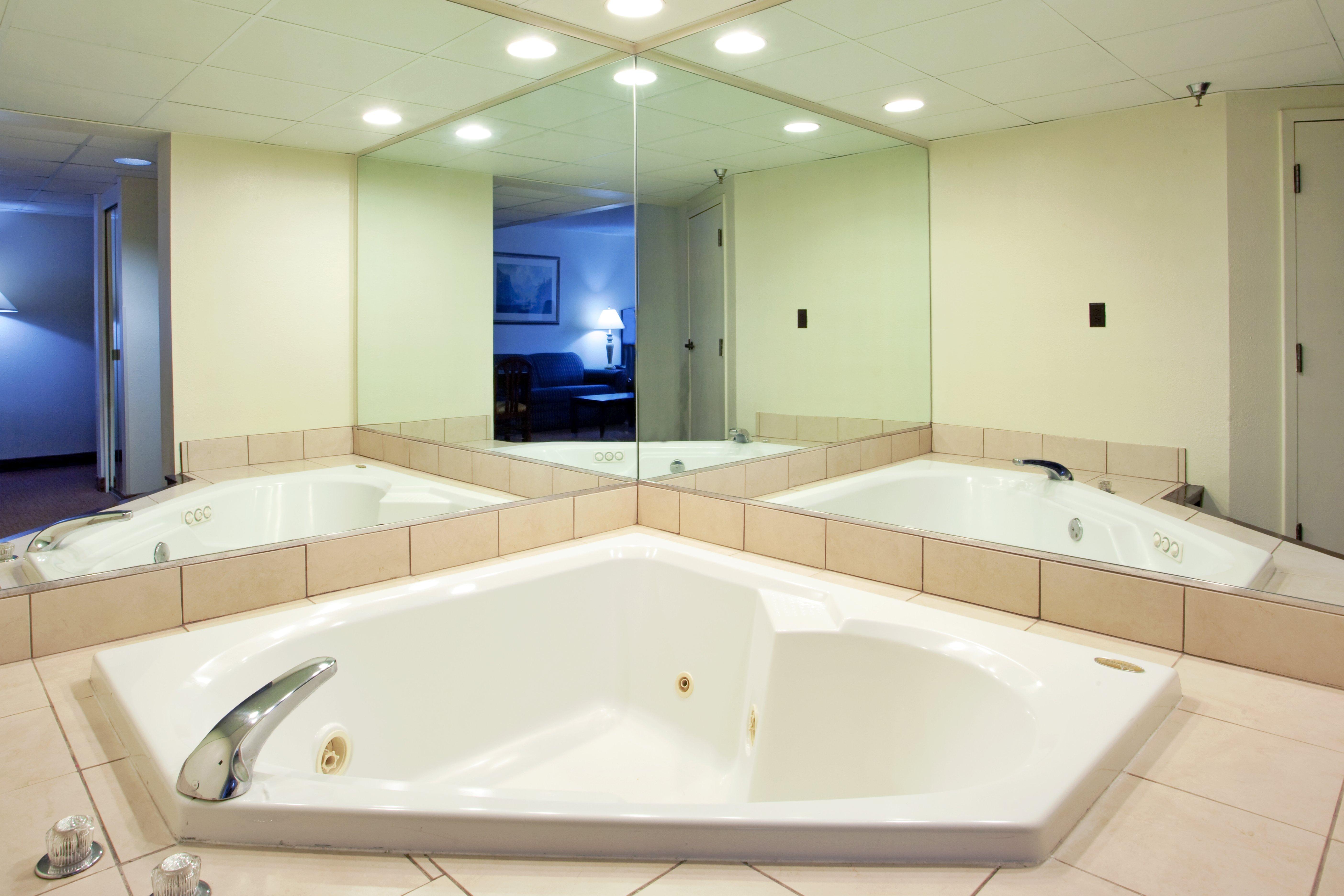 Holiday Inn Express - Chester By Ihg Ngoại thất bức ảnh